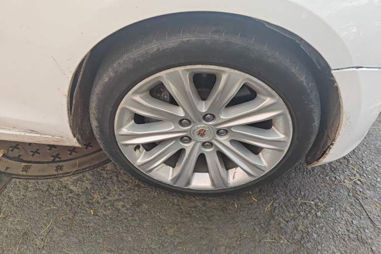 Used Cadillac ATS-L 2014 25T Comfort Model Right Front Wheel Hub