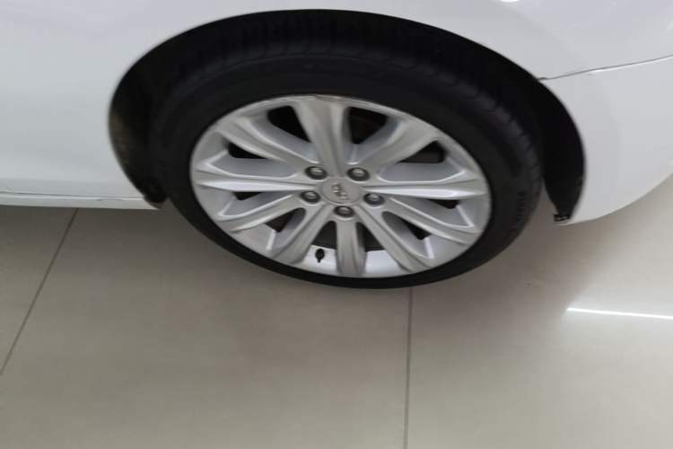 Used Cadillac ATS-L 2014 25T Comfort Model Right Front Wheel Hub