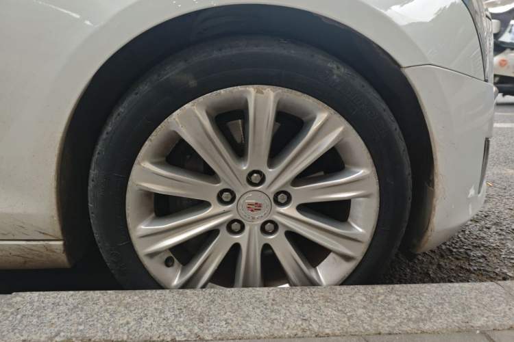 Used Cadillac ATS-L 2014 25T Comfort Model Right Front Wheel Hub
