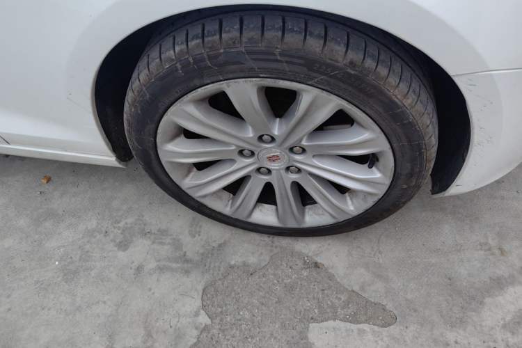 Used Cadillac ATS-L 2014 25T Comfort Model Right Front Wheel Hub