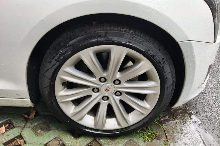 Used Cadillac ATS-L 2014 25T Comfort Model Right Front Wheel Hub