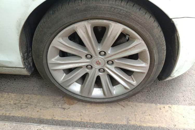 Used Cadillac ATS-L 2014 28T Elite Edition Right Front Wheel Hub