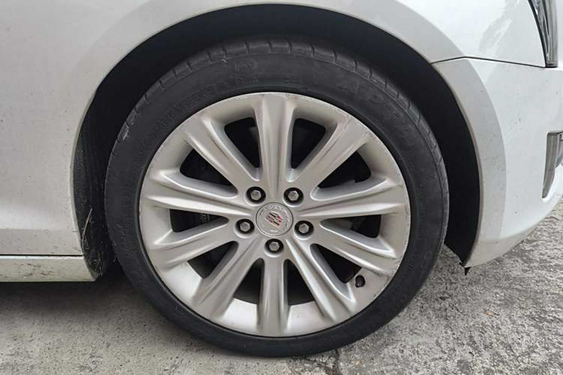 Used Cadillac ATS-L 2014 25T Comfort Model Right Front Wheel Hub