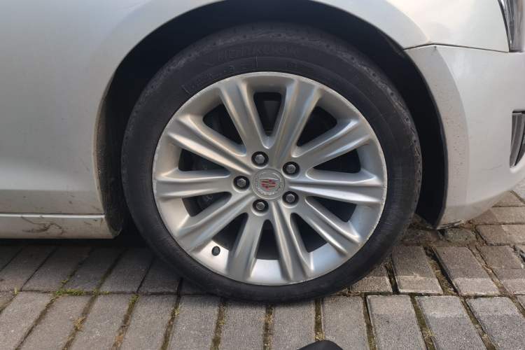 Used Cadillac ATS-L 2014 25T Comfort Model Right Front Wheel Hub