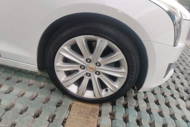 Used Cadillac ATS-L 2014 25T Comfort Model Right Front Wheel Hub