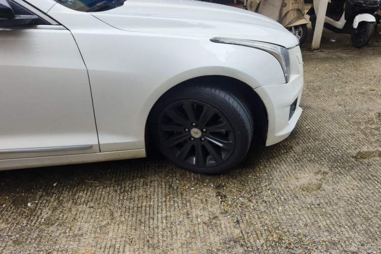 Used Cadillac ATS-L 2014 25T Comfort Model Right Front Wheel Hub