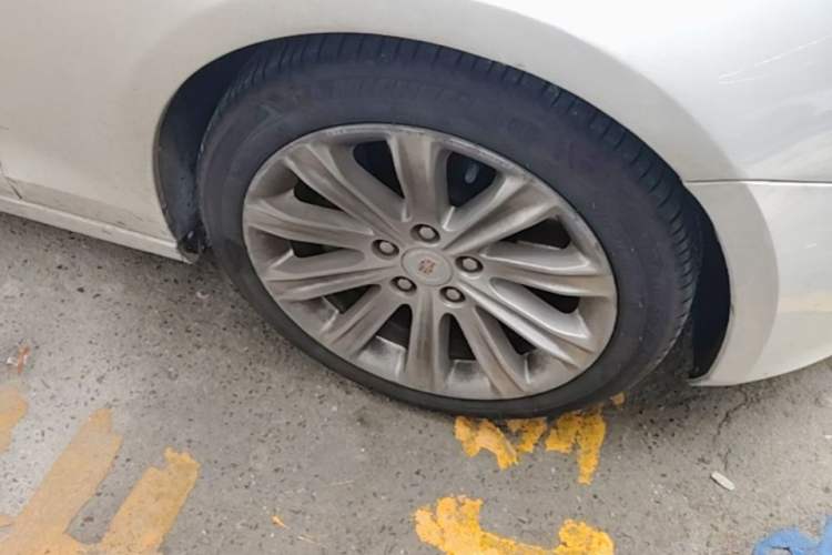 Used Cadillac ATS-L 2014 25T Comfort Model Right Front Wheel Hub