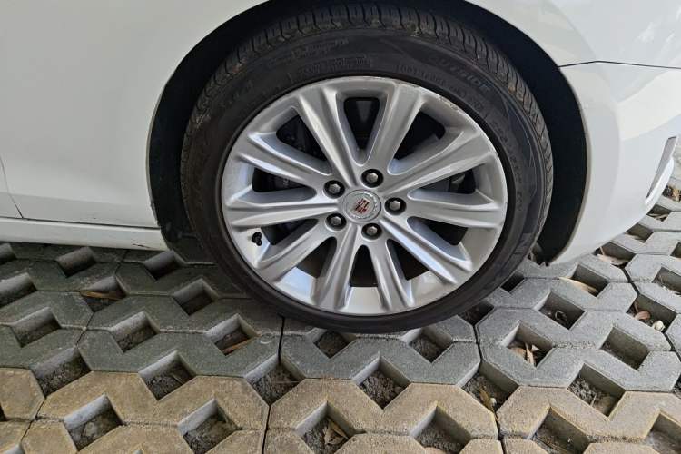 Used Cadillac ATS-L 2014 25T Comfort Model Right Front Wheel Hub