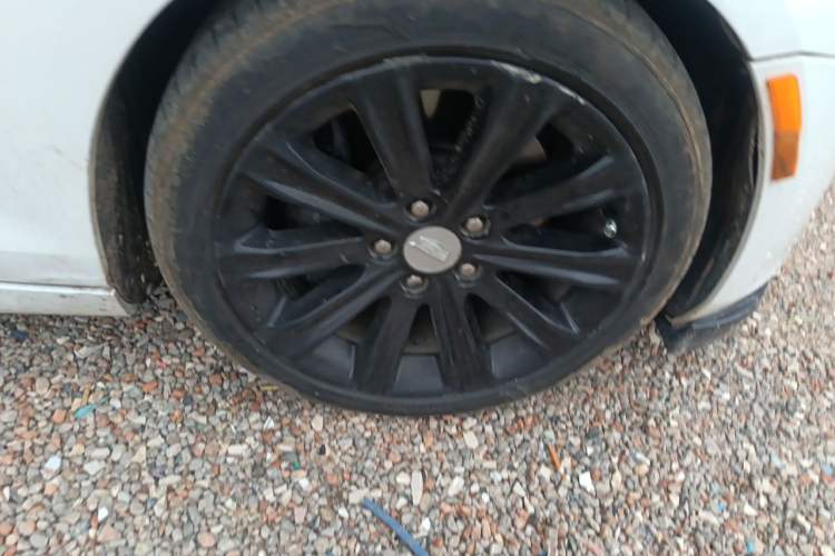 Used Cadillac ATS-L 2014 28T Luxury Model Right Front Wheel Hub