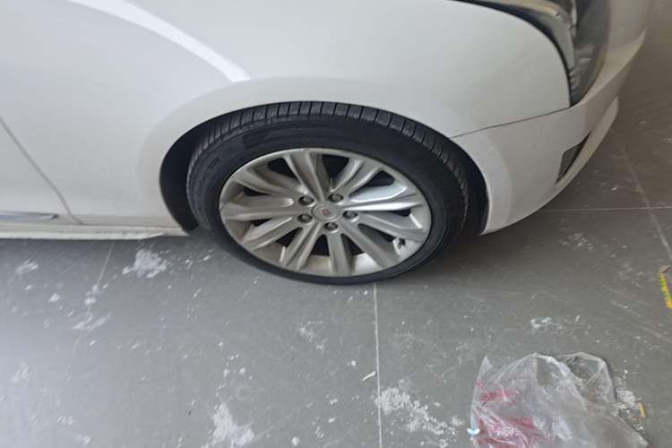 Used Cadillac ATS-L 2014 25T Comfort Model Right Front Wheel Hub