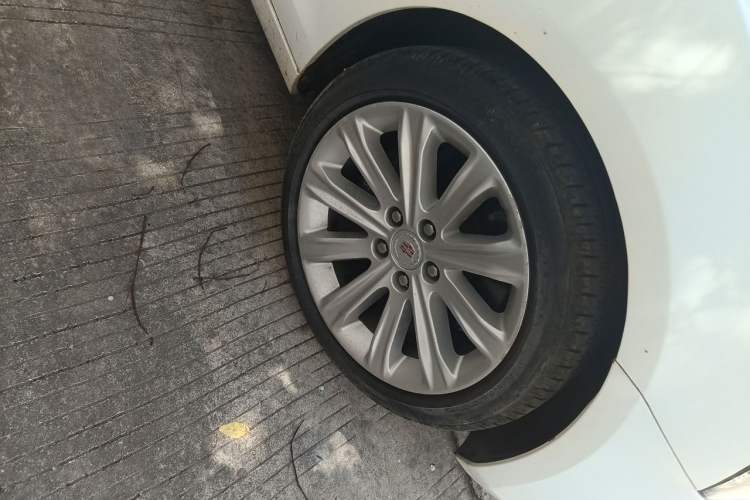 Used Cadillac ATS-L 2014 25T Comfort Model Right Front Wheel Hub