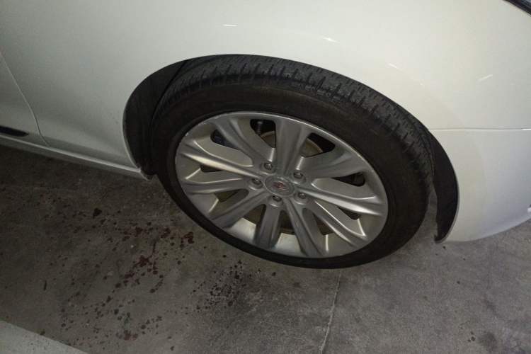 Used Cadillac ATS-L 2014 25T Comfort Model Right Front Wheel Hub