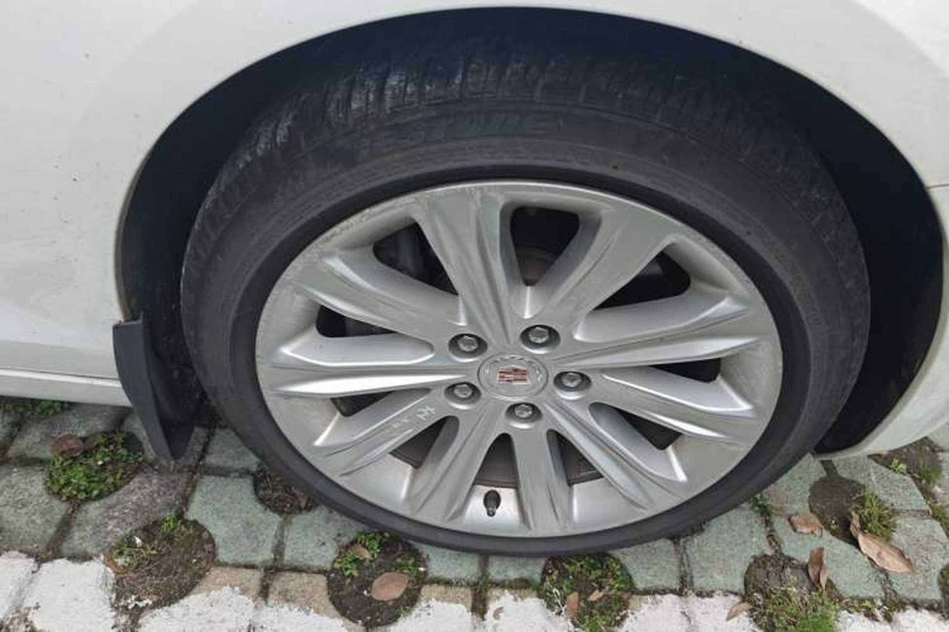 Used Cadillac ATS-L 2014 25T Comfort Model Right Front Wheel Hub