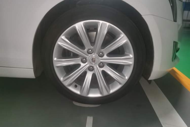 Used Cadillac ATS-L 2014 28T Elite Edition Right Front Wheel Hub