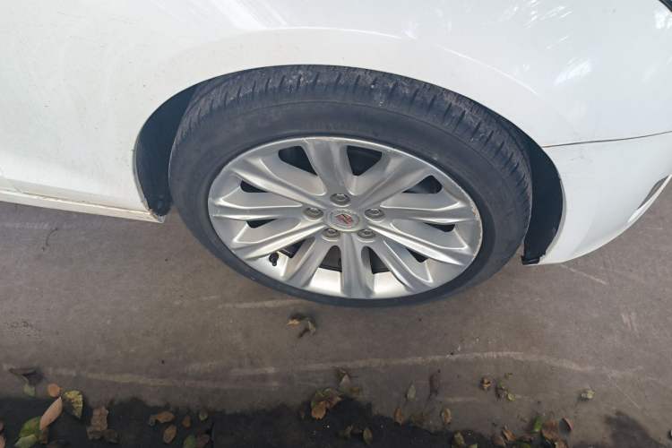 Used Cadillac ATS-L 2014 25T Comfort Model Right Front Wheel Hub
