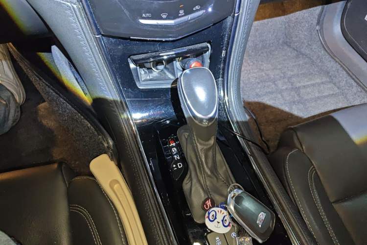 Used Cadillac ATS-L 2016 28T Fashion Edition Gear Lever