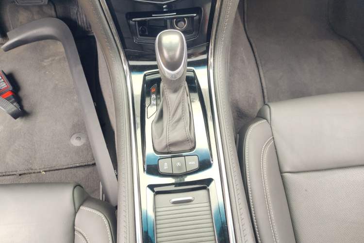 Used Cadillac ATS-L 2016 28T Fashion Edition Gear Lever