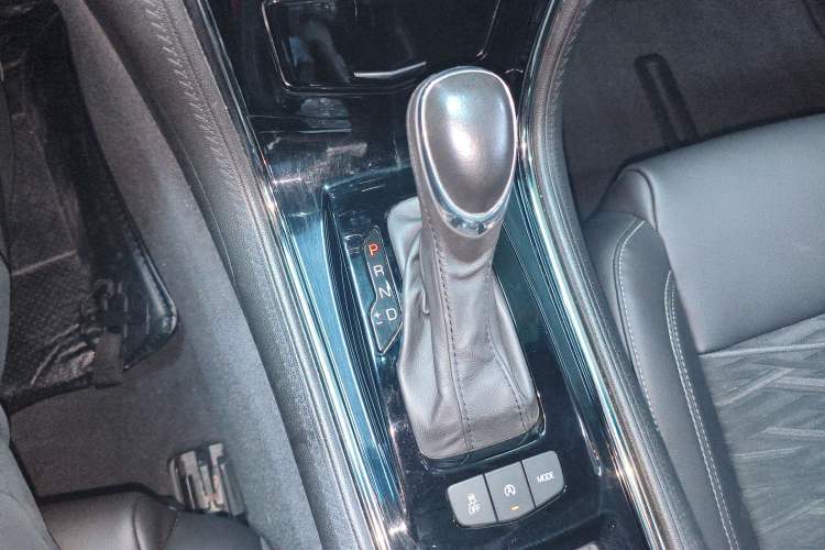 Used Cadillac ATS-L 2016 28T Elite Edition Gear Lever
