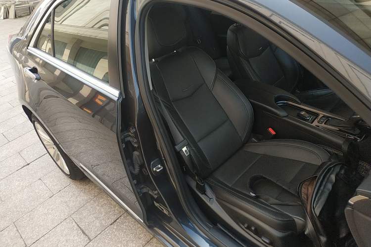 Used Cadillac ATS-L 2016 28T Luxury Version Right Front Seat