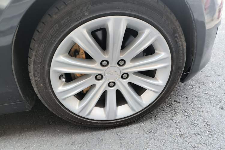 Used Cadillac ATS-L 2016 28T Fashion Edition Right Front Wheel Hub