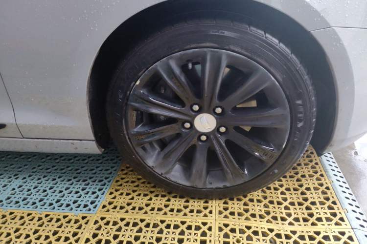 Used Cadillac ATS-L 2016 28T Luxury Version Right Front Wheel Hub