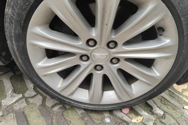 Used Cadillac ATS-L 2016 28T Fashion Edition Right Front Wheel Hub