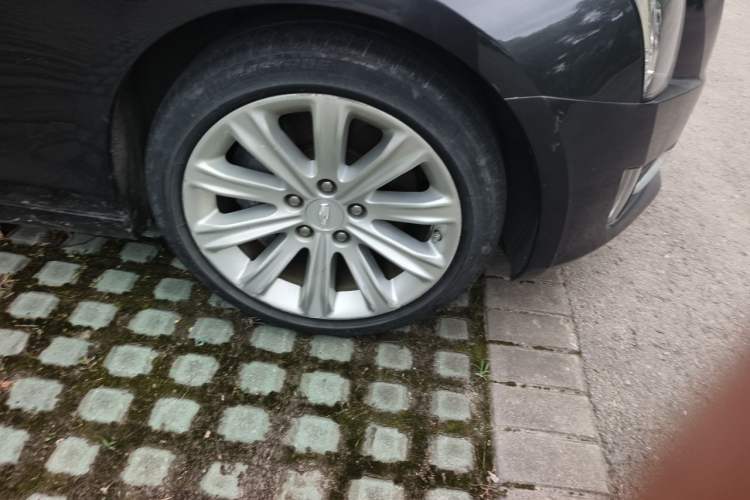 Used Cadillac ATS-L 2016 28T Fashion Edition Right Front Wheel Hub