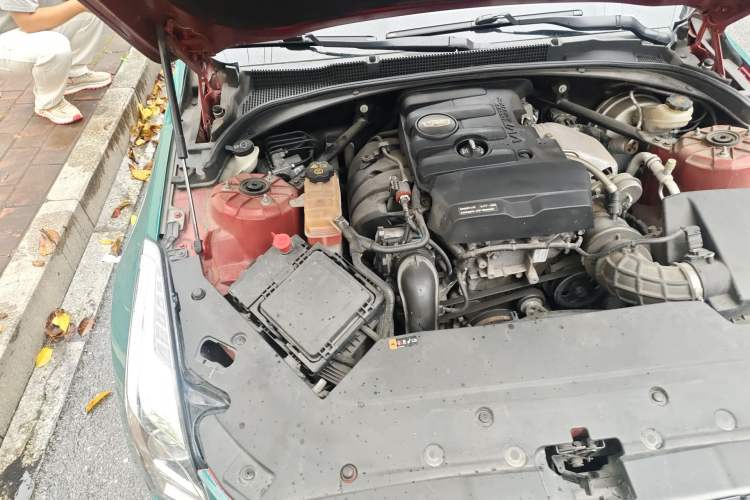 Used Cadillac ATS-L 2016 28T Tech Edition Engine Bay Right