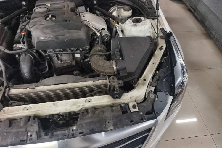 Used Cadillac ATS-L 2016 25T Fashion Edition Engine Bay Left