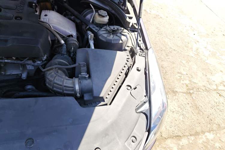 Used Cadillac ATS-L 2016 28T Tech Edition Engine Bay Left