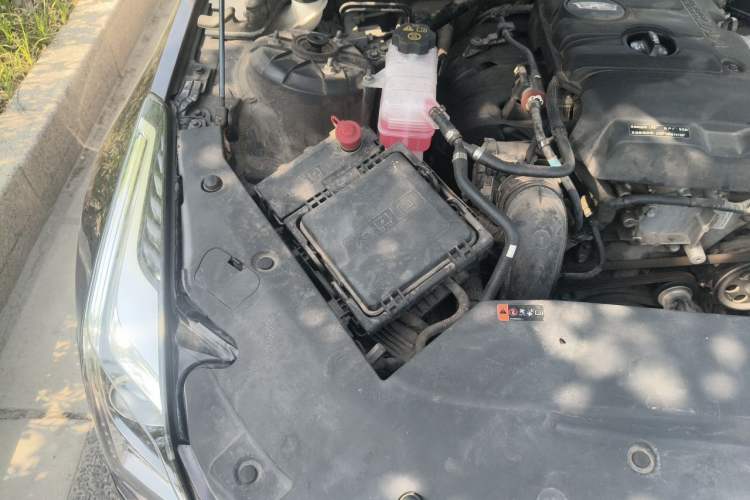 Used Cadillac ATS-L 2016 28T Fashion Edition Engine Bay Right