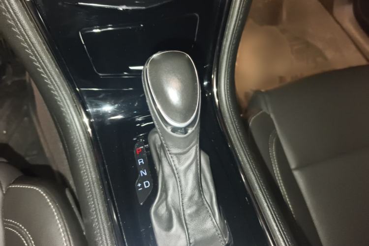 Used Cadillac ATS-L 2016 28T Fashion Edition Gear Lever