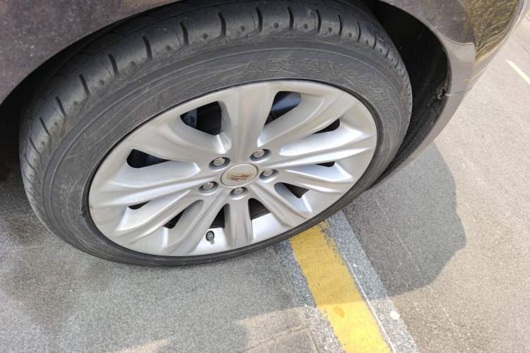 Used Cadillac ATS-L 2016 28T Fashion Edition Right Front Wheel Hub