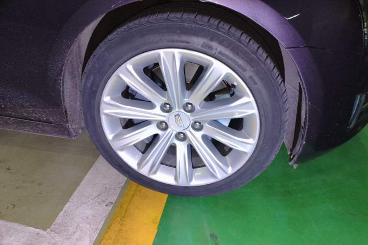 Used Cadillac ATS-L 2016 28T Tech Edition Right Front Wheel Hub