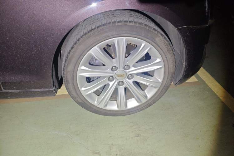 Used Cadillac ATS-L 2016 28T Fashion Edition Right Front Wheel Hub