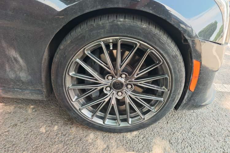Used Cadillac ATS-L 2016 28T Tech Edition Right Front Wheel Hub