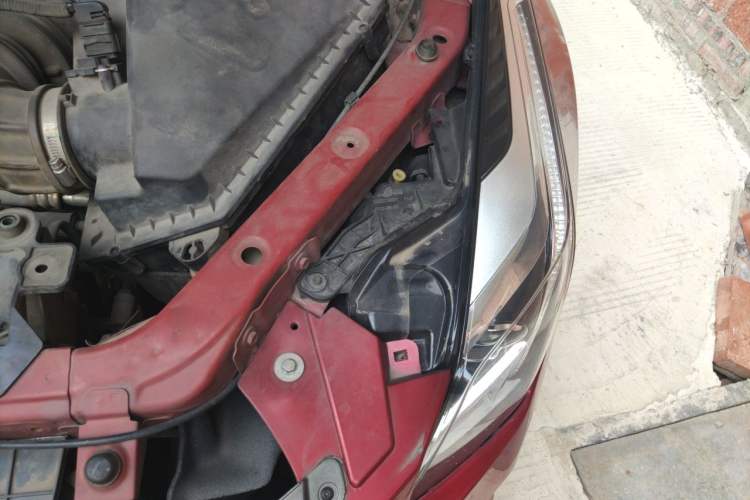 Used Cadillac ATS-L 2016 28T Tech Edition Engine Bay Left