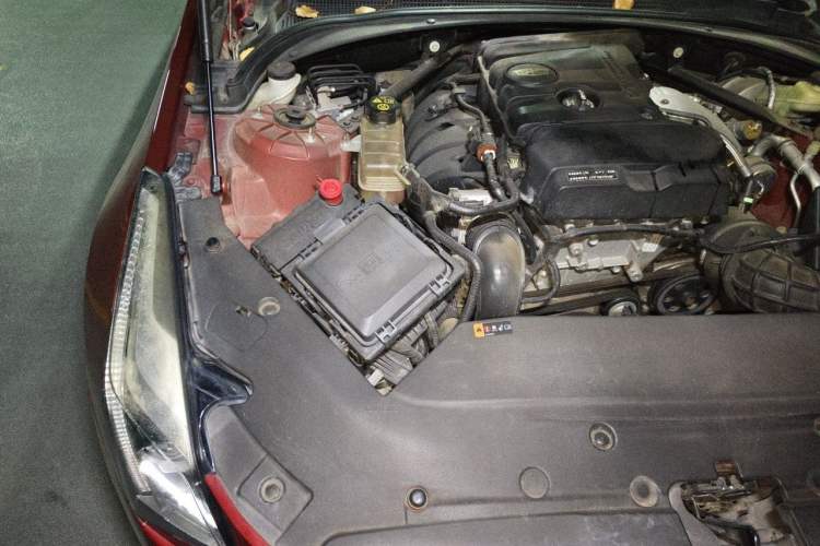 Used Cadillac ATS-L 2016 28T Luxury Version Engine Bay Right