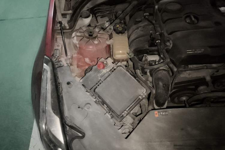 Used Cadillac ATS-L 2016 28T Tech Edition Engine Bay Right