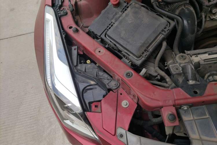 Used Cadillac ATS-L 2016 28T Tech Edition Engine Bay Right