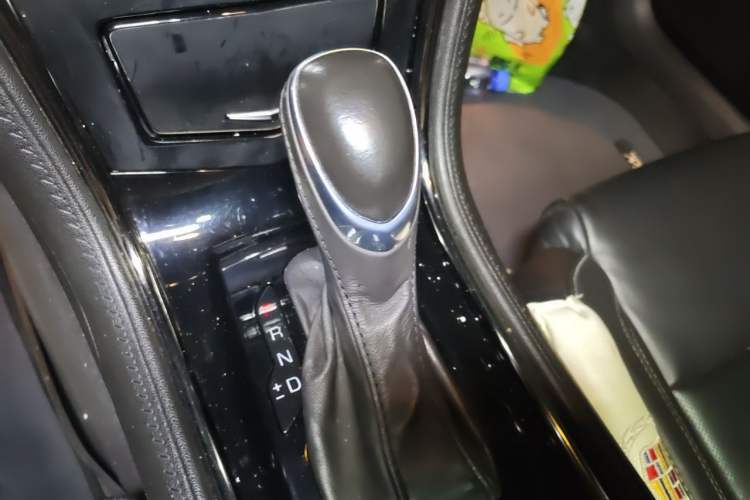 Used Cadillac ATS-L 2016 28T Luxury Version Gear Lever