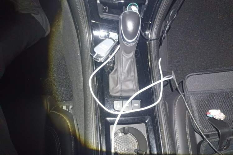Used Cadillac ATS-L 2016 28T Fashion Edition Gear Lever
