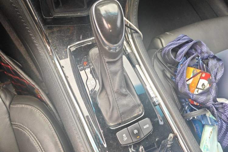 Used Cadillac ATS-L 2016 28T Fashion Edition Gear Lever