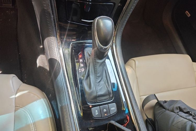 Used Cadillac ATS-L 2016 28T Fashion Edition Gear Lever