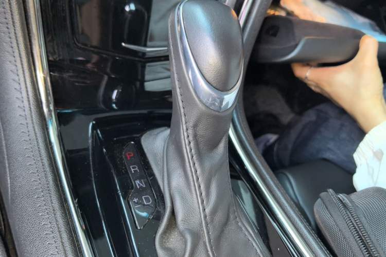 Used Cadillac ATS-L 2016 28T Tech Edition Gear Lever