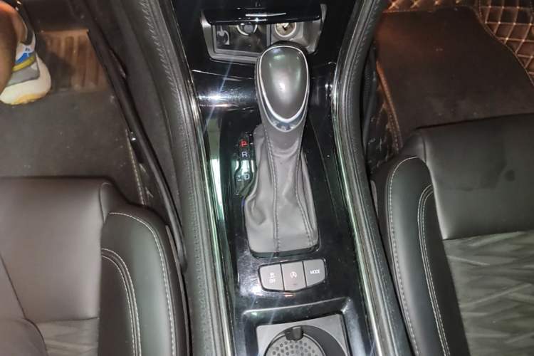 Used Cadillac ATS-L 2016 28T Tech Edition Gear Lever