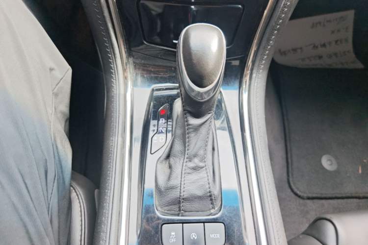 Used Cadillac ATS-L 2016 28T Tech Edition Gear Lever