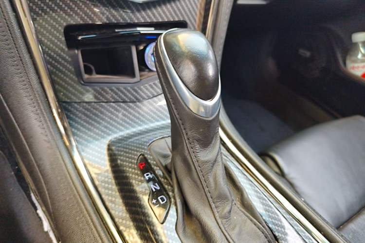 Used Cadillac ATS-L 2016 28T Fashion Edition Gear Lever