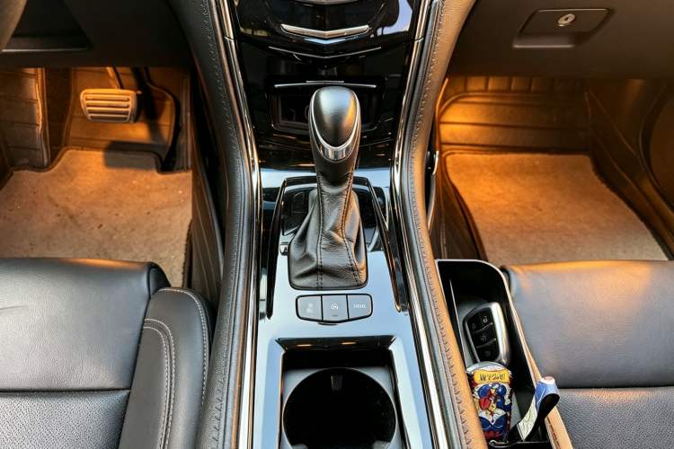 Used Cadillac ATS-L 2016 28T Fashion Edition Gear Lever