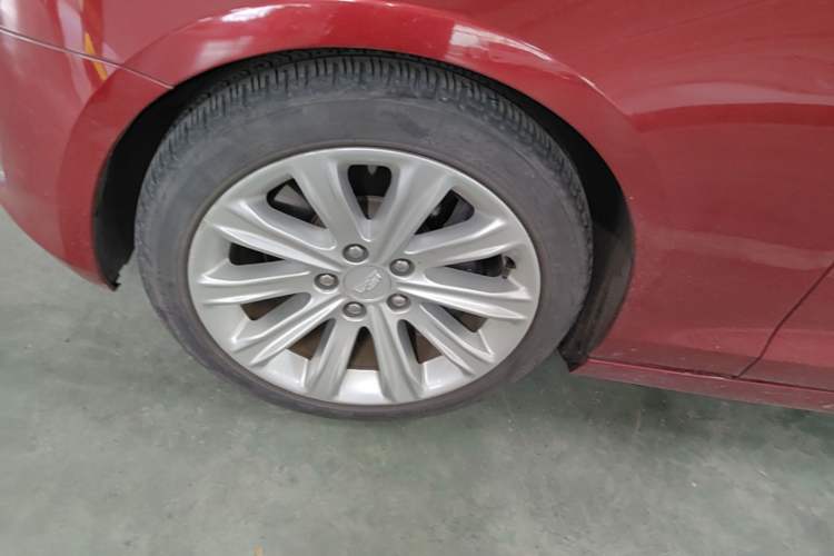 Used Cadillac ATS-L 2016 28T Tech Edition Left Front Wheel Hub